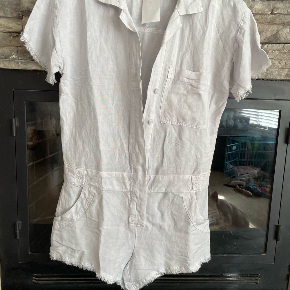 Linen new  shorts romper tags on